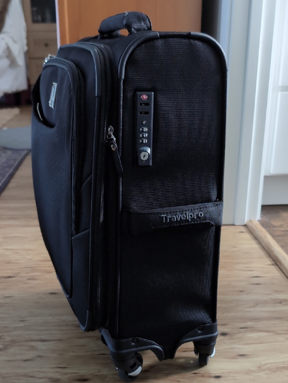 Travelpro Black Spinner Wheel, Expandable, Carry-On Suitcase - Picture 4 of 14